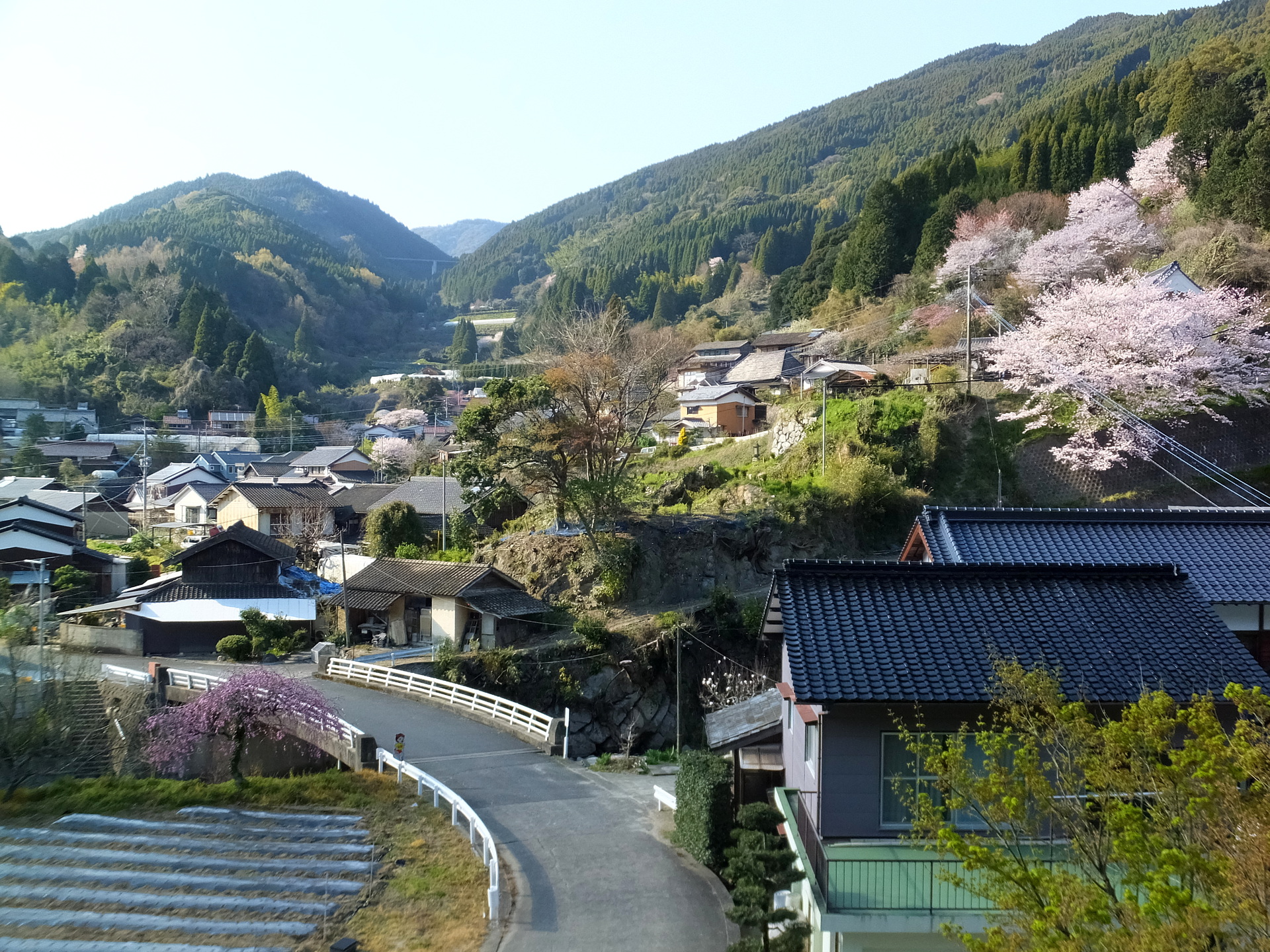 日本の風景 山村集落の春景色 壁紙19x1440 壁紙館