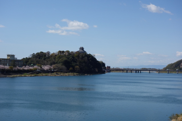 木曽川越しの犬山城