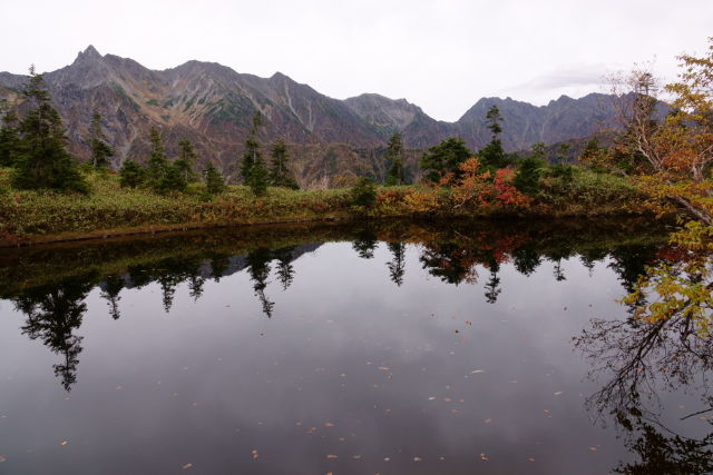 静寂の鏡池