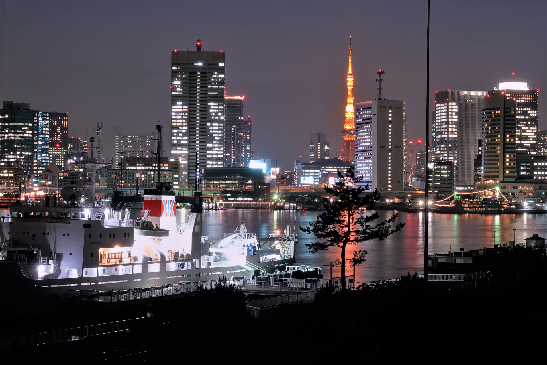 夜景 花火 イルミ 東京タワーの夜景 壁紙19x1280 壁紙館