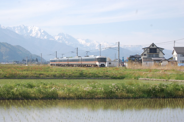 迫りくる電車 2019年