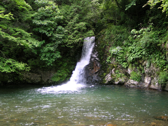 横谷峡の紅葉滝