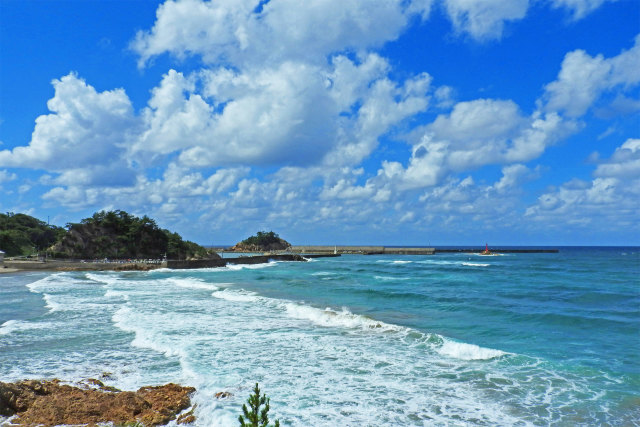 砂浜と波と夏空4