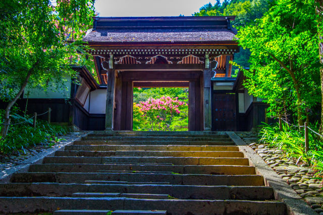 定勝寺の山門