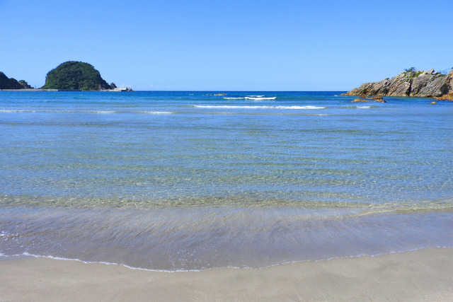 砂浜と波と夏空6