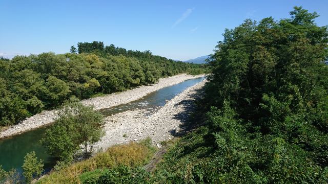 陽光当たる信州梓川