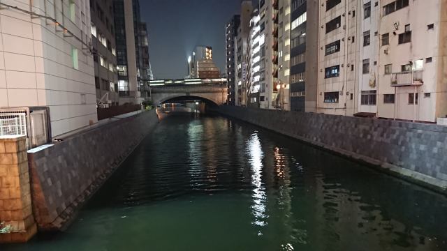 アキバの川の夜景