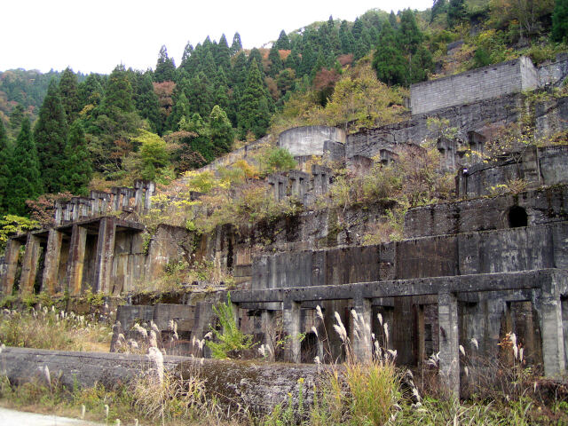 土倉鉱山跡