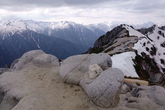 燕岳山頂