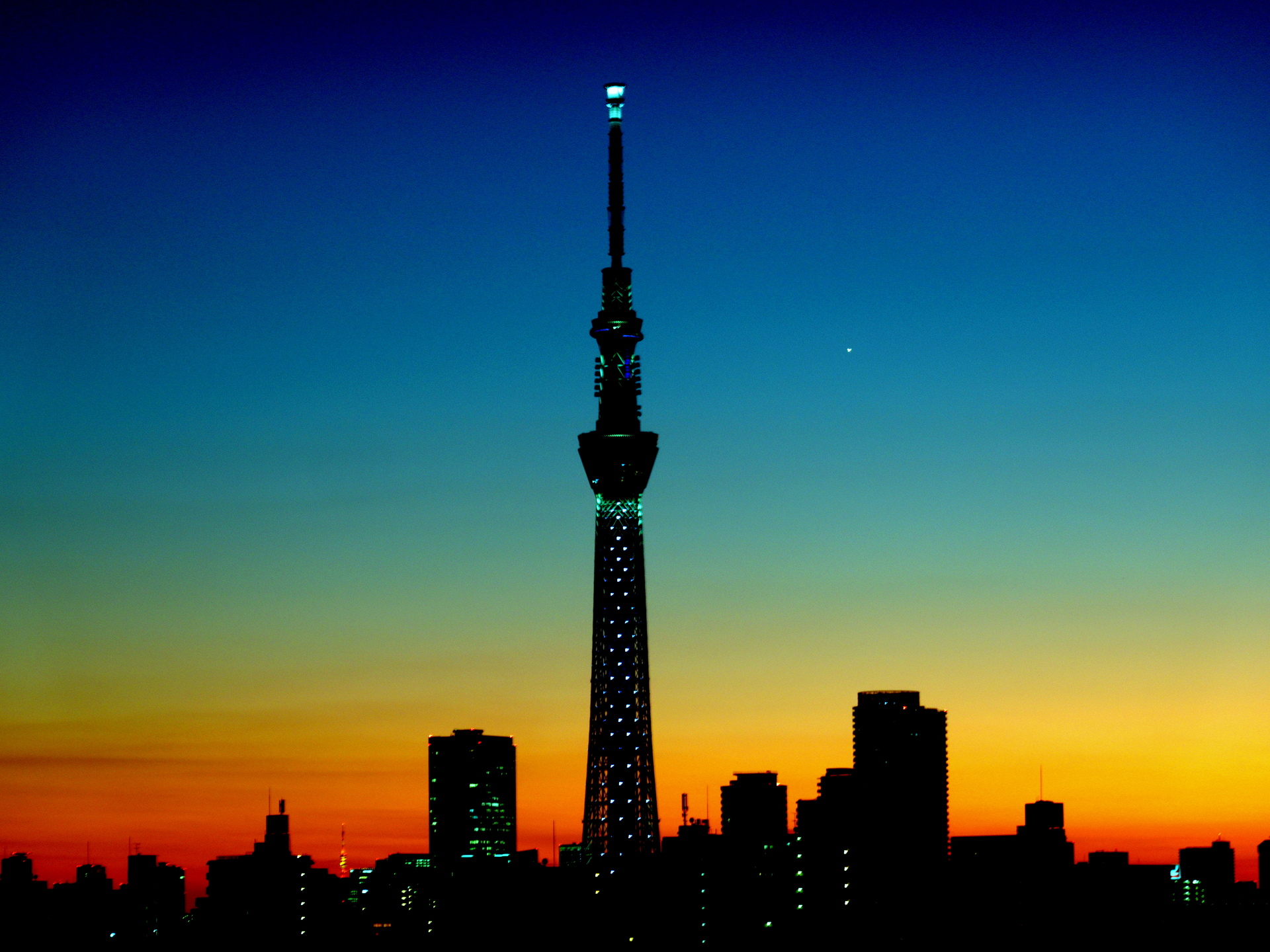 朝焼け 夕焼け トワイライトのスカイツリー 壁紙19x1440 壁紙館