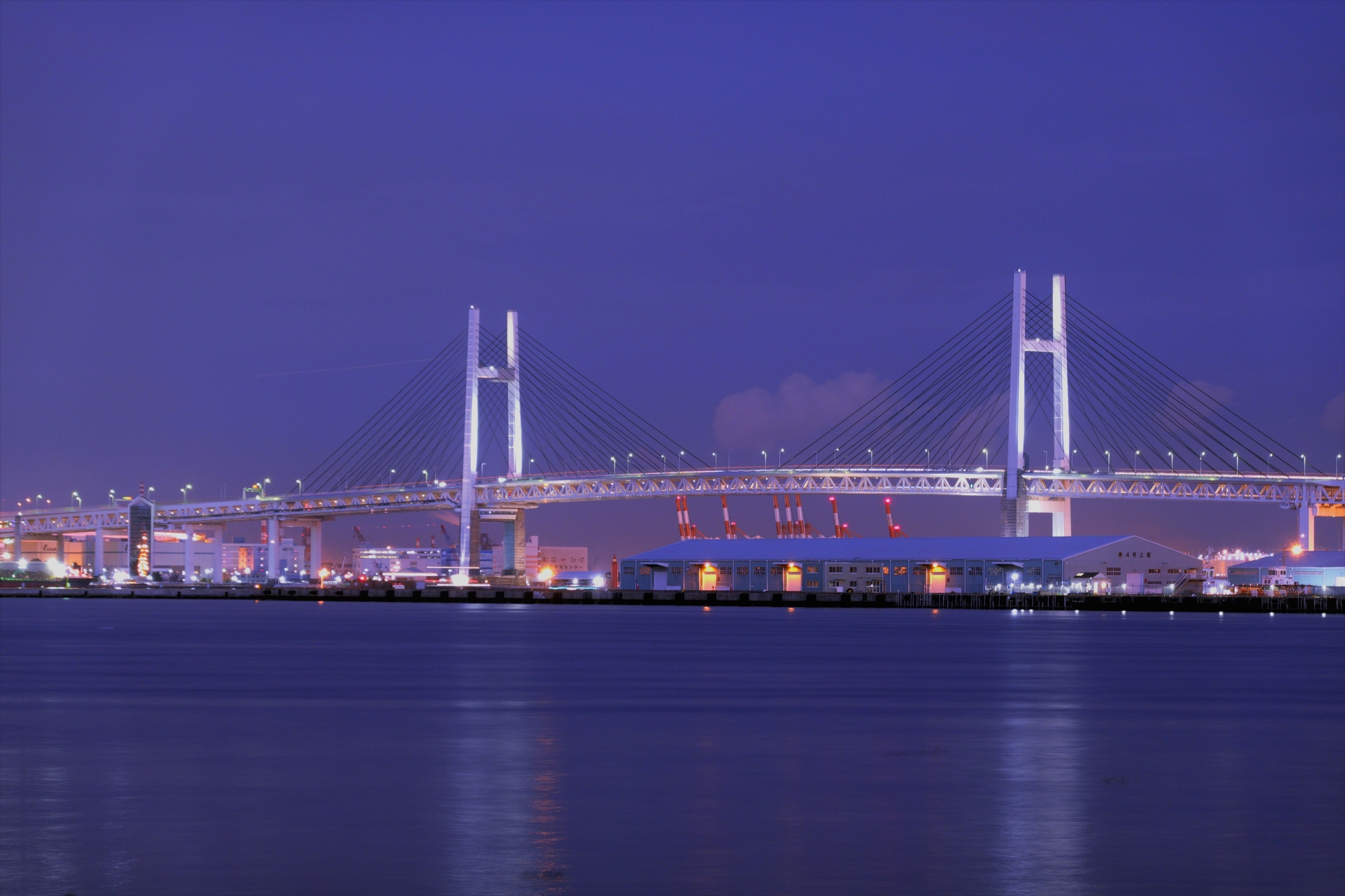 夜景 花火 イルミ ベイブリッジの夜景 壁紙19x1280 壁紙館