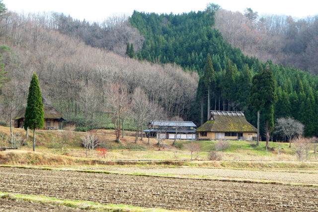 初冬の山里 古民家