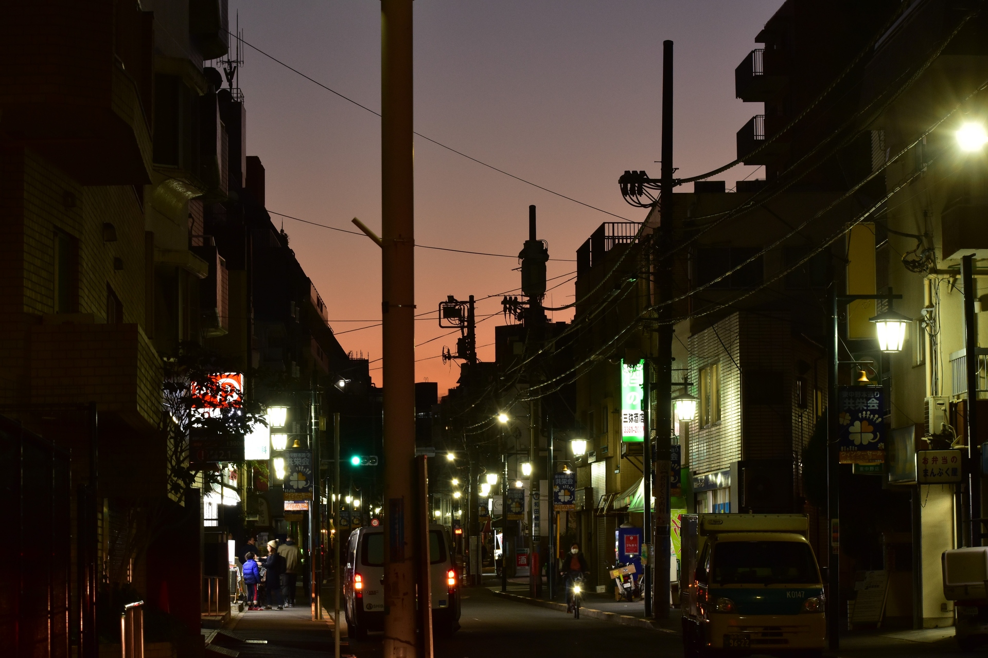 朝焼け 夕焼け 夕暮れの商店街 壁紙19x1280 壁紙館