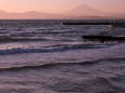 荒波と富士山