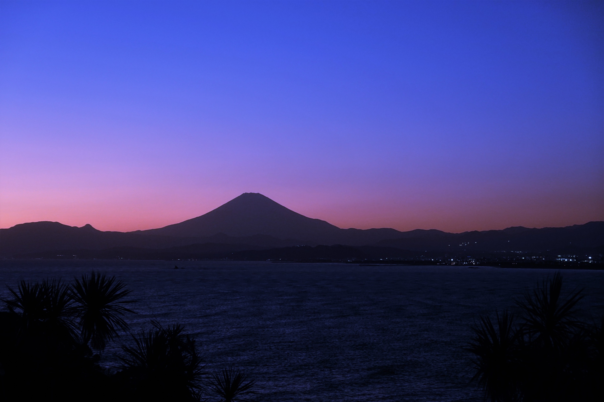 朝焼け 夕焼け マジックアワーの富士山 壁紙19x1280 壁紙館