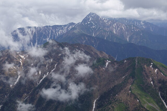 北岳を望む