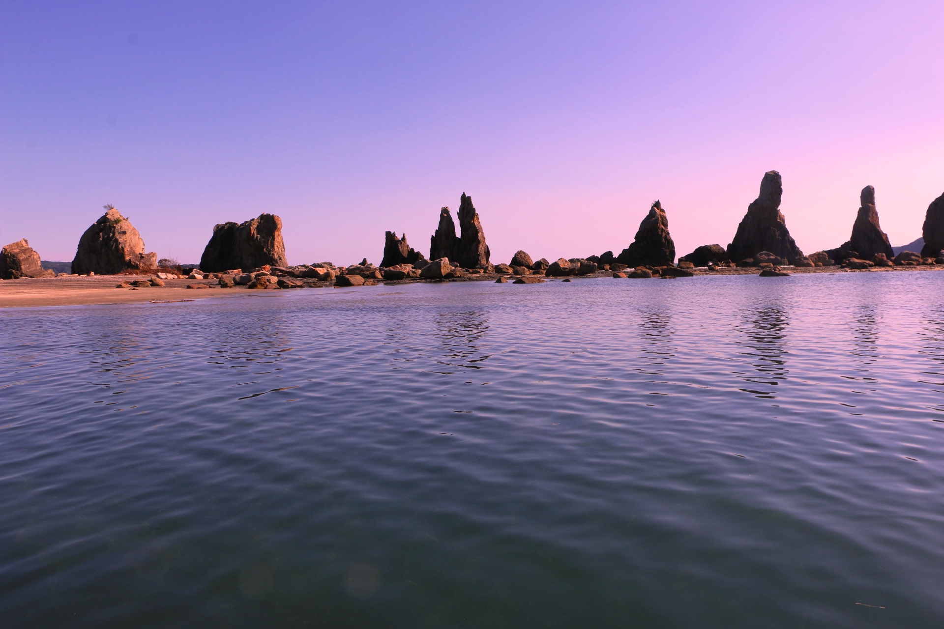 夜景 花火 イルミ 冬の海 壁紙19x1280 壁紙館