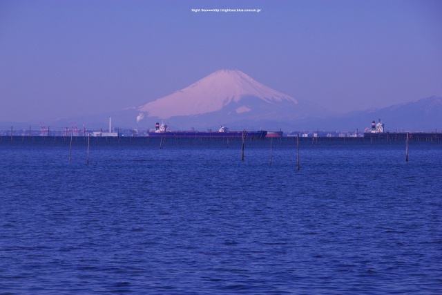 海の向こうの富士山