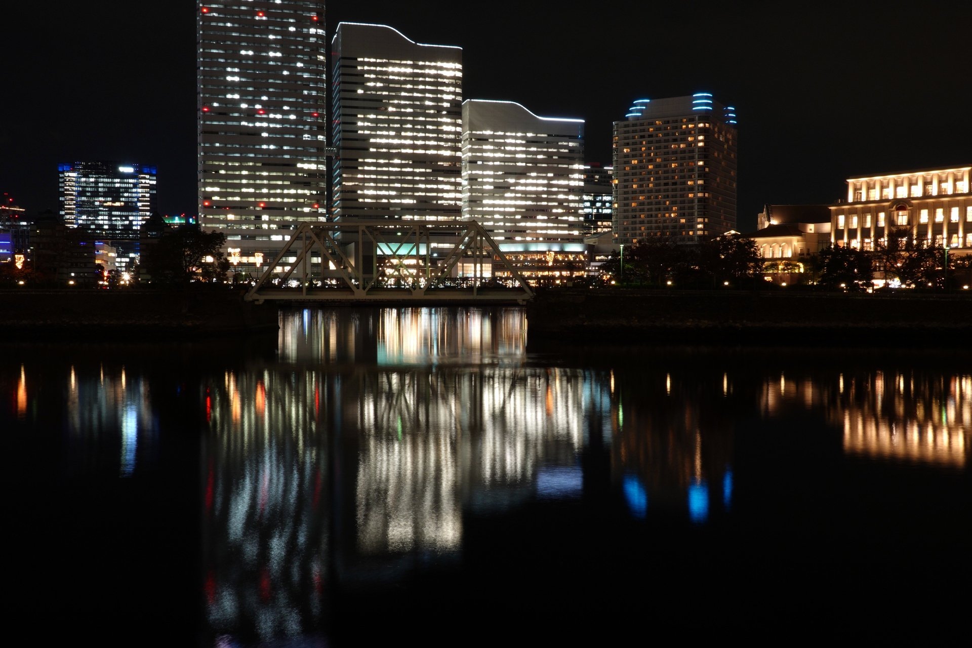 夜景 花火 イルミ みなとみらい夜景 壁紙19x1280 壁紙館