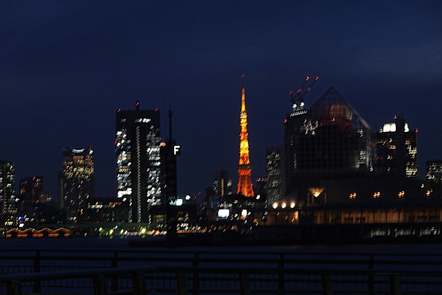 晴海ふ頭と東京タワー