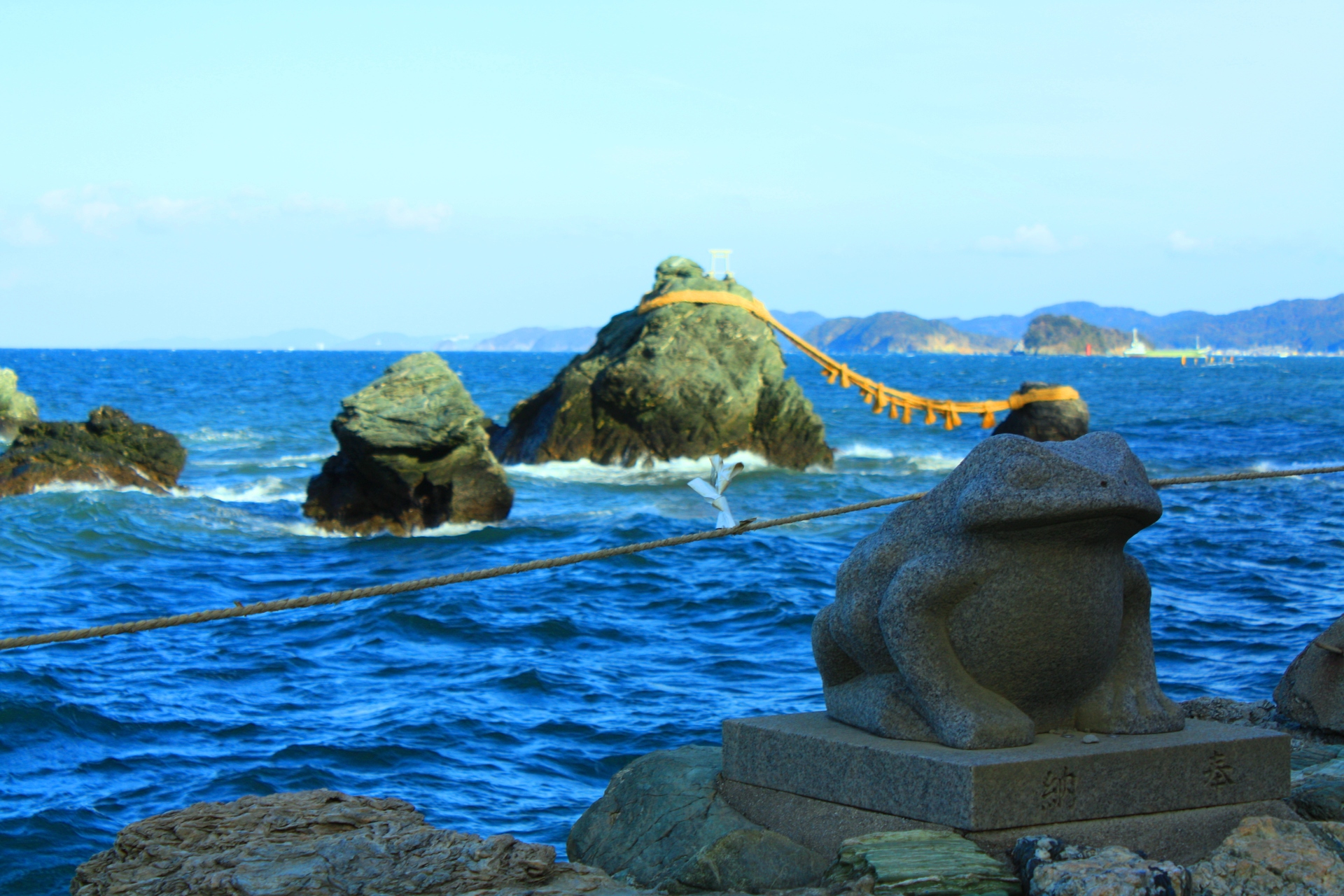 日本の風景 カエルと夫婦岩 壁紙19x1280 壁紙館