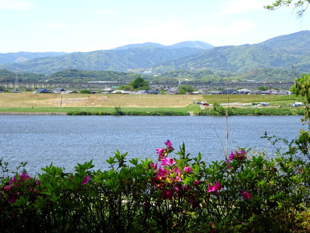 久留米城址から遥かに背振山