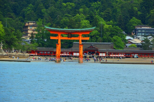 新緑の厳島神社