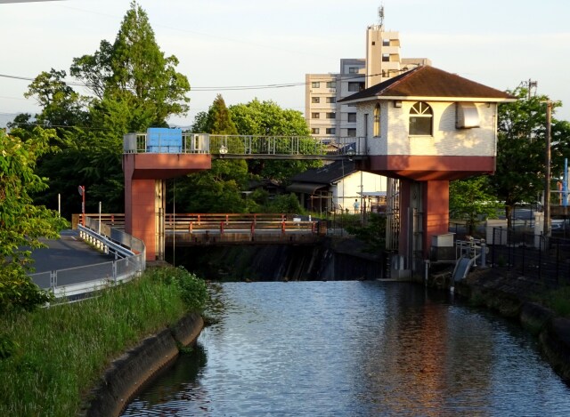 水門ダムの夕暮れ