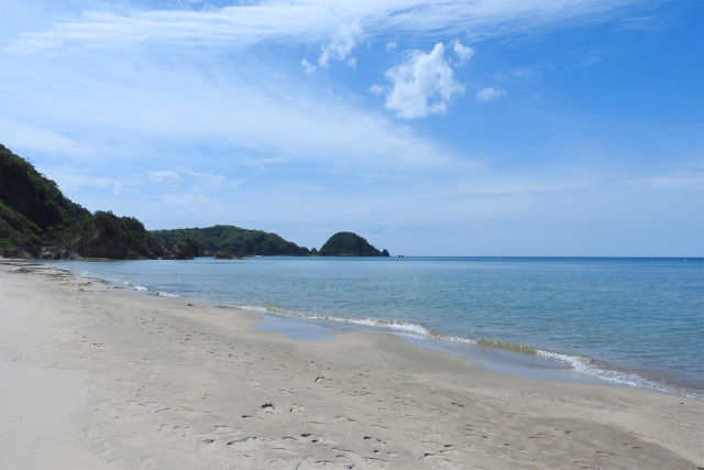 眩しい砂浜 初夏2