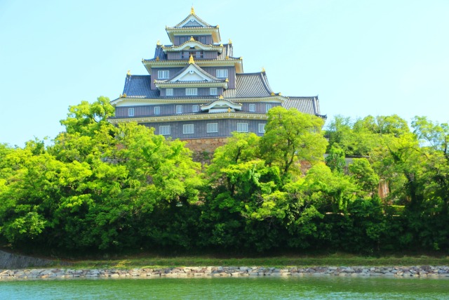 新緑の岡山城