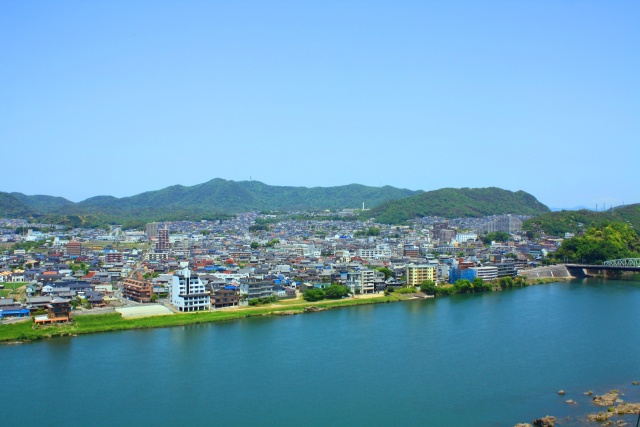 春の木曽川