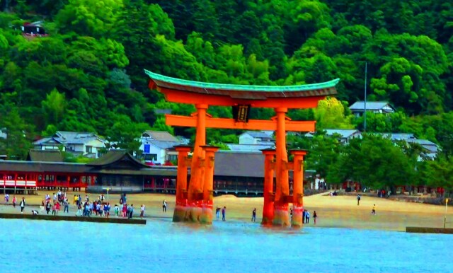 新緑の厳島神社