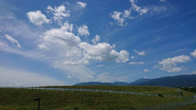 ニホンの夏空