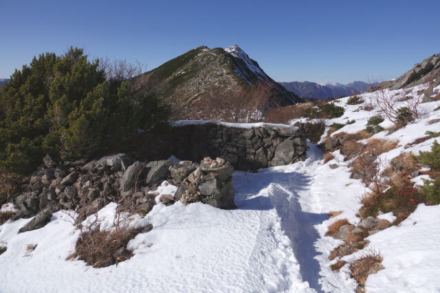 或る山小屋跡