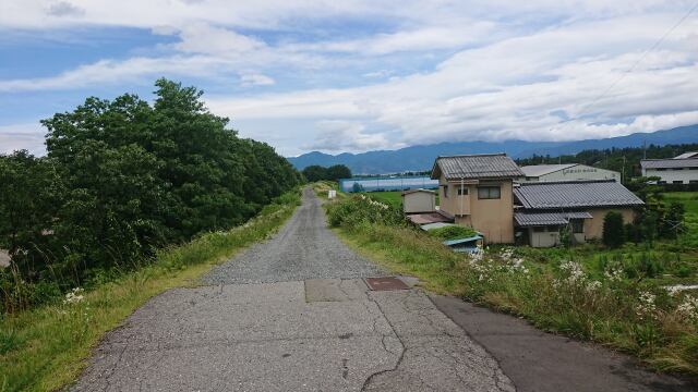 平凡流れる青空