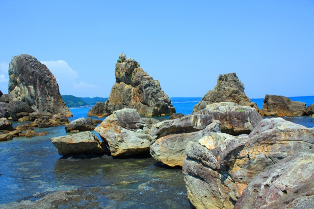 夏の橋杭岩