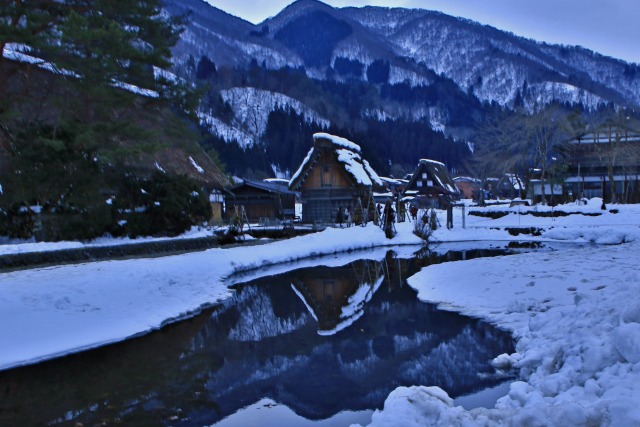 雪の白川郷