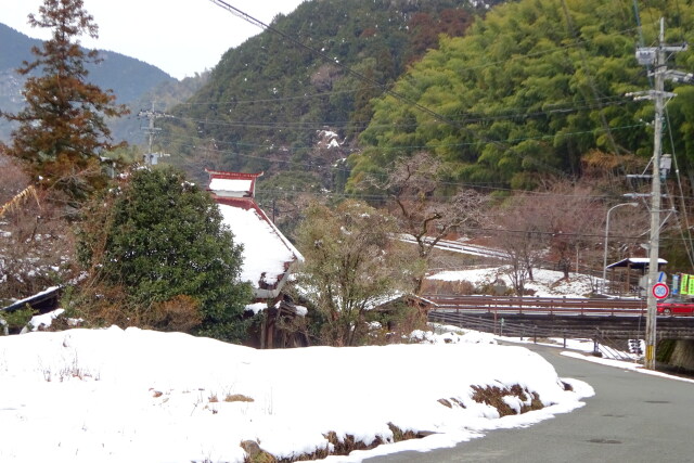 残雪の田舎風景