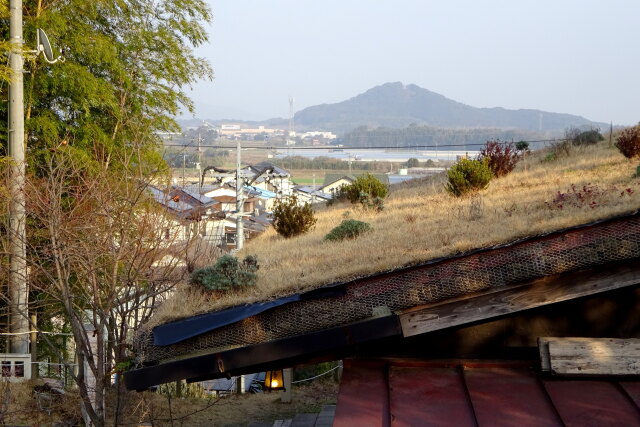 屋根の冬景色