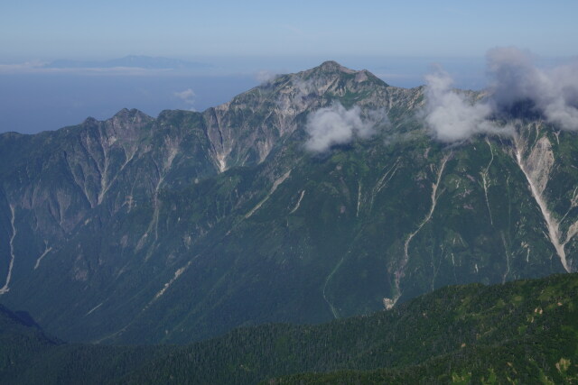 笠ヶ岳を望む