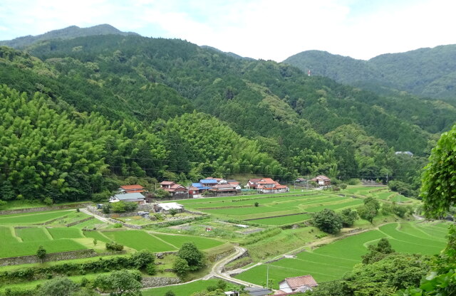 梅雨の季節 山村集落