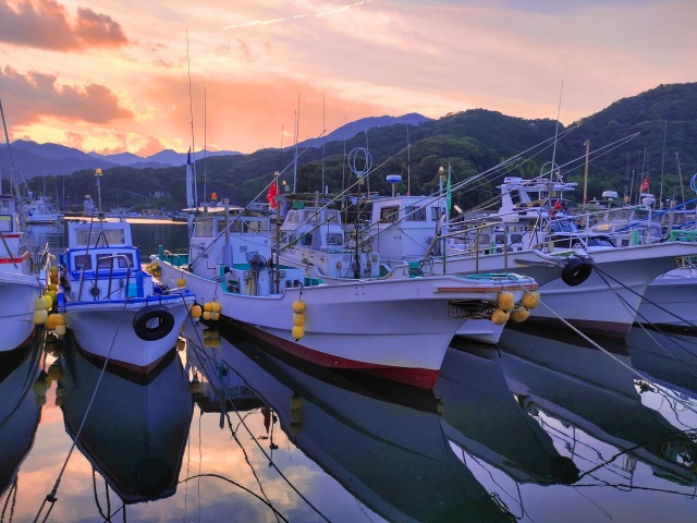 夏の海の夕暮れ