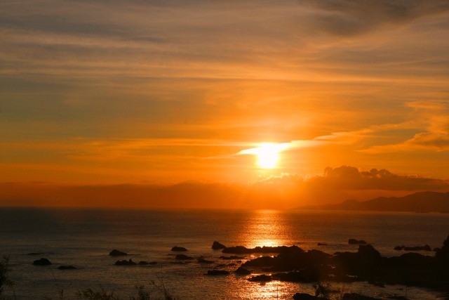 夏の海の夕暮れ