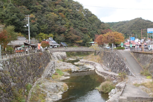 田舎の温泉町