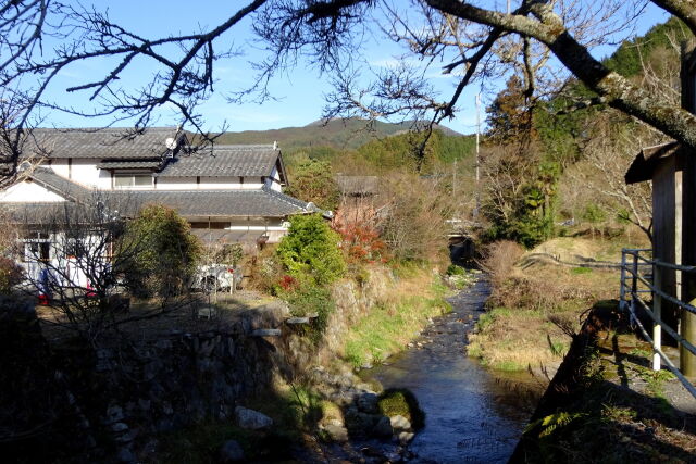 山里の冬景色