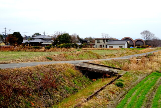 冬が遠ざかっていく里の風景