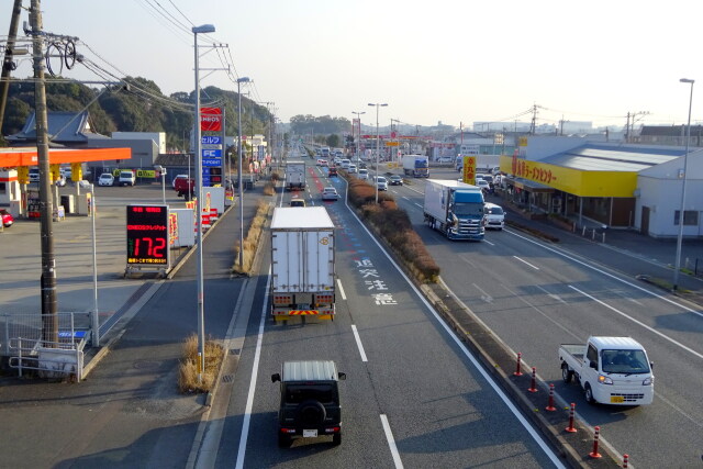 物流動脈 早春の国道3号線