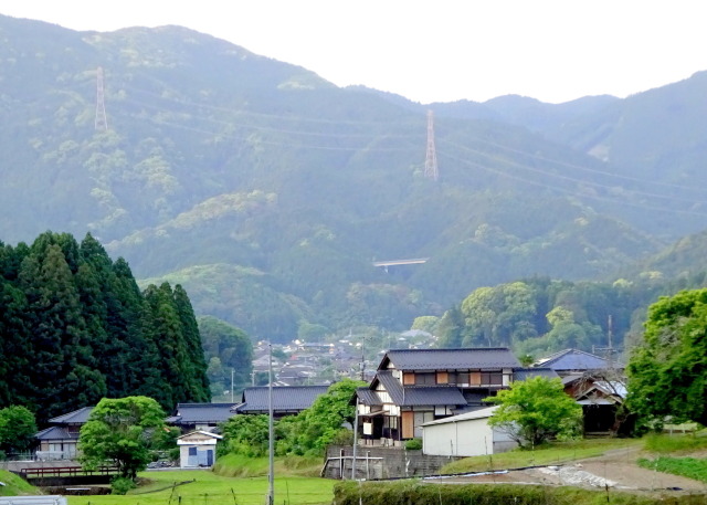 6月も近づく山村風景