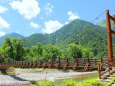 夏の上高地明神橋