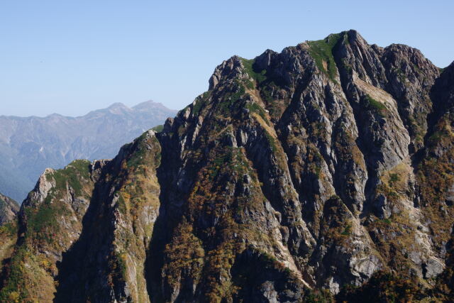 秋の岩山